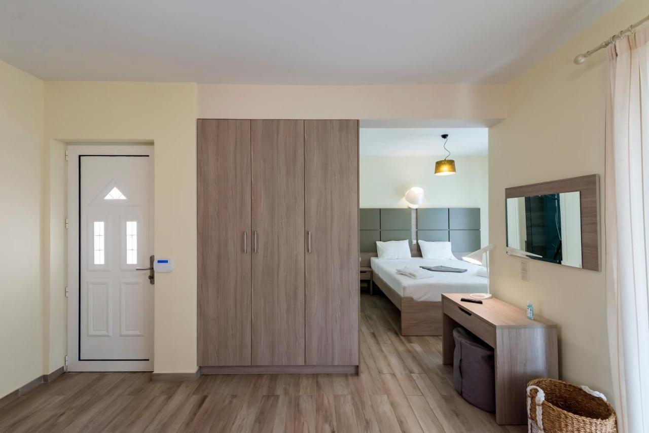 Venus Villa With Private Pool, 2Min To The Beach Finikounta Exteriör bild