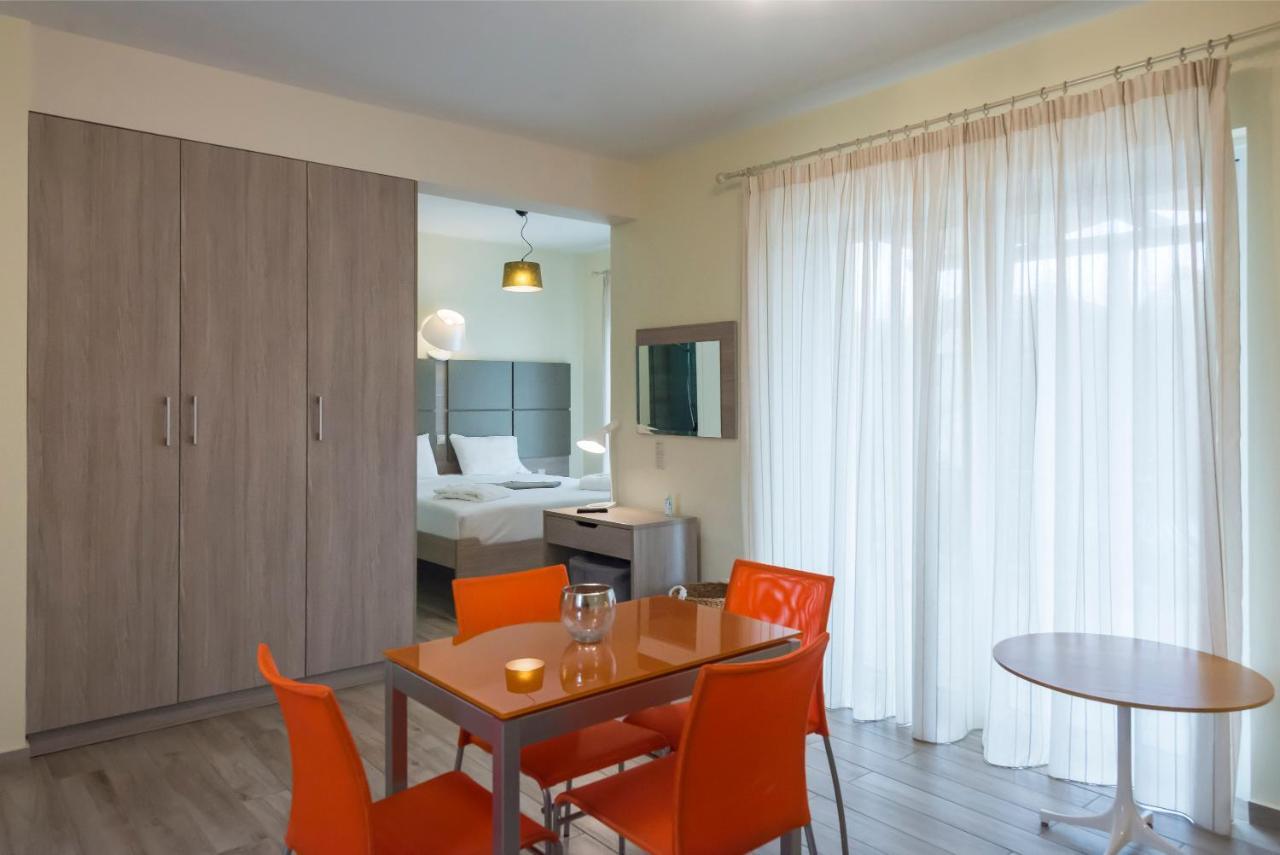 Venus Villa With Private Pool, 2Min To The Beach Finikounta Exteriör bild